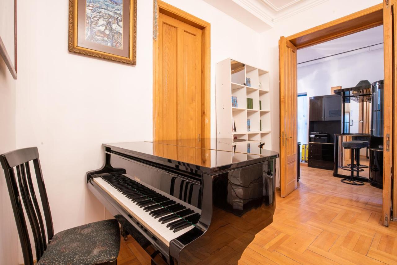 Center 4 You Hotel Tbilisi Eksteriør billede