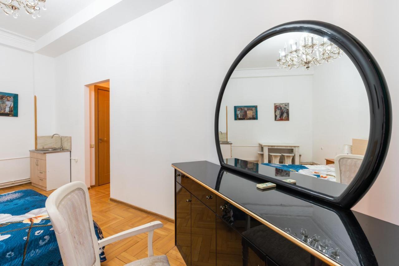 Center 4 You Hotel Tbilisi Eksteriør billede