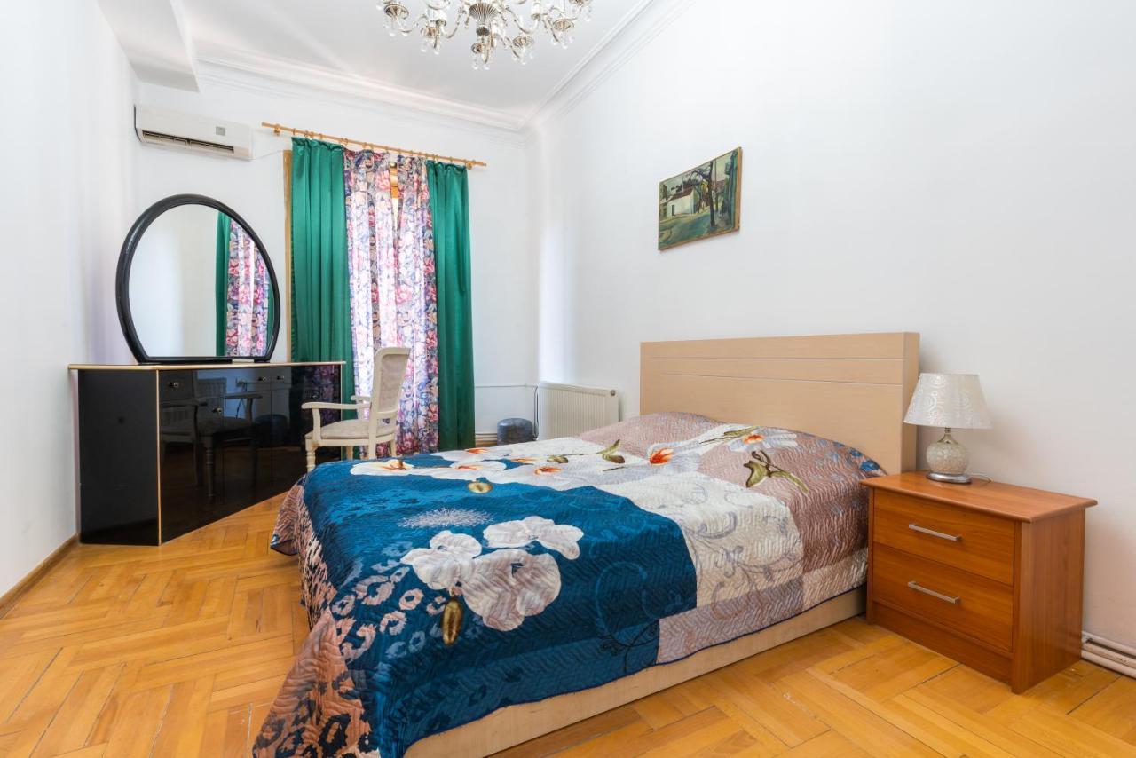 Center 4 You Hotel Tbilisi Eksteriør billede