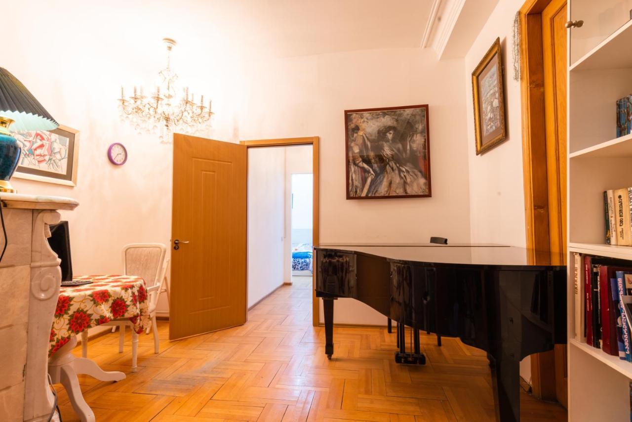 Center 4 You Hotel Tbilisi Eksteriør billede